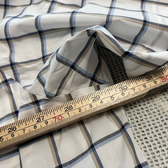 Roundtree York Men’s Short Sleeve Button Down
Size 3XB - Picture 7 of 7